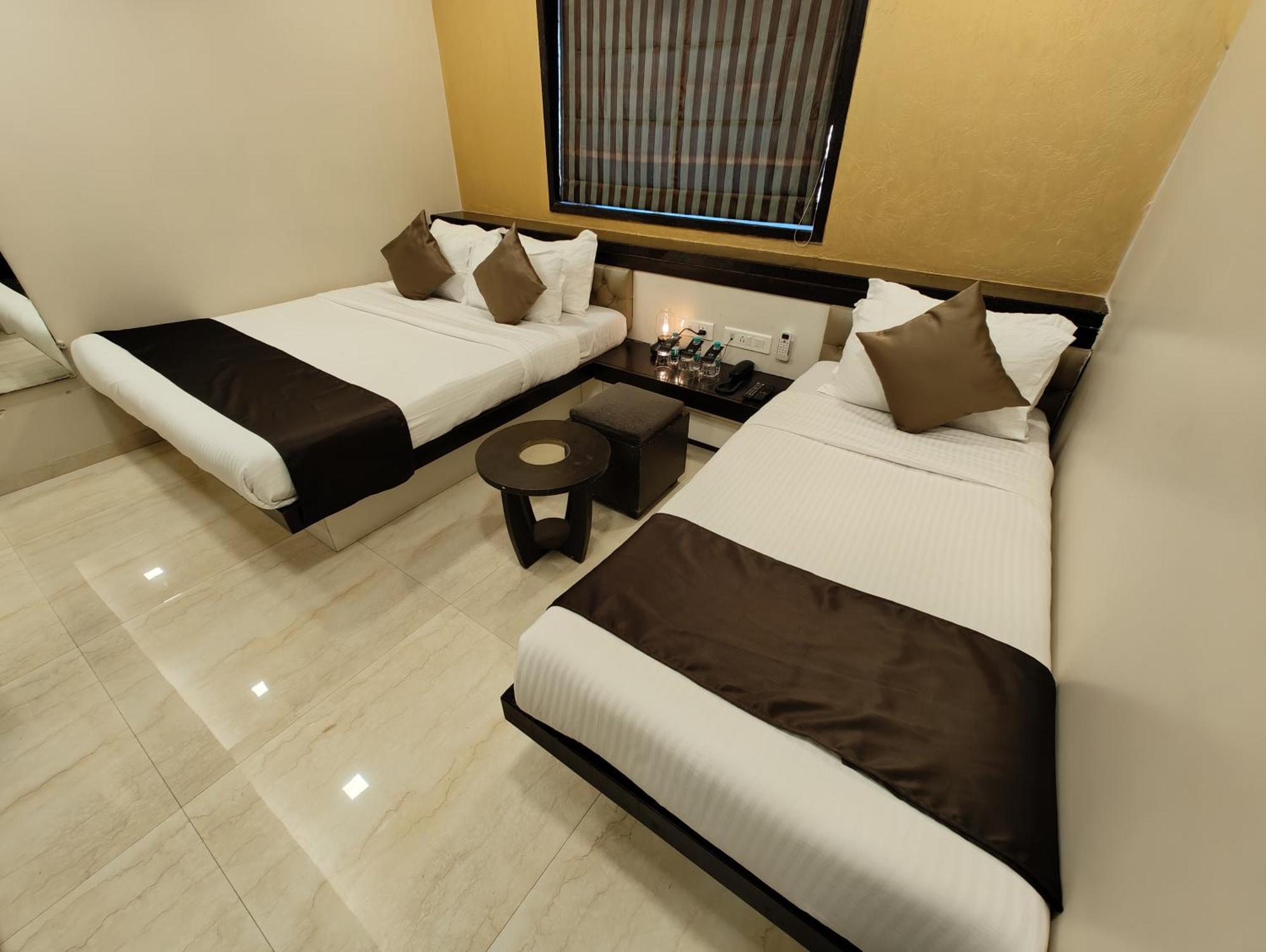 The Majlis Hotel - Colaba Mumbai Ngoại thất bức ảnh