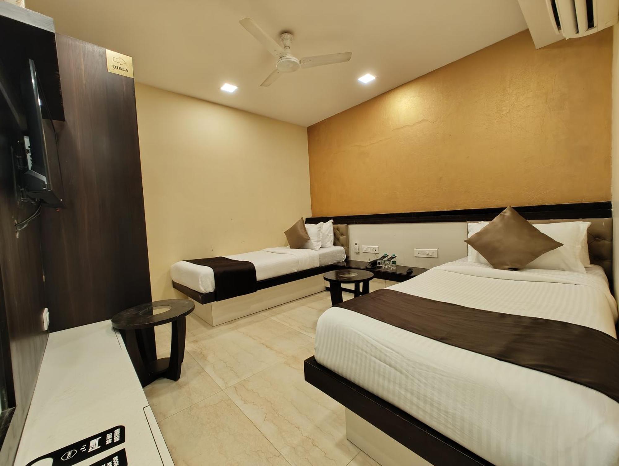 The Majlis Hotel - Colaba Mumbai Ngoại thất bức ảnh