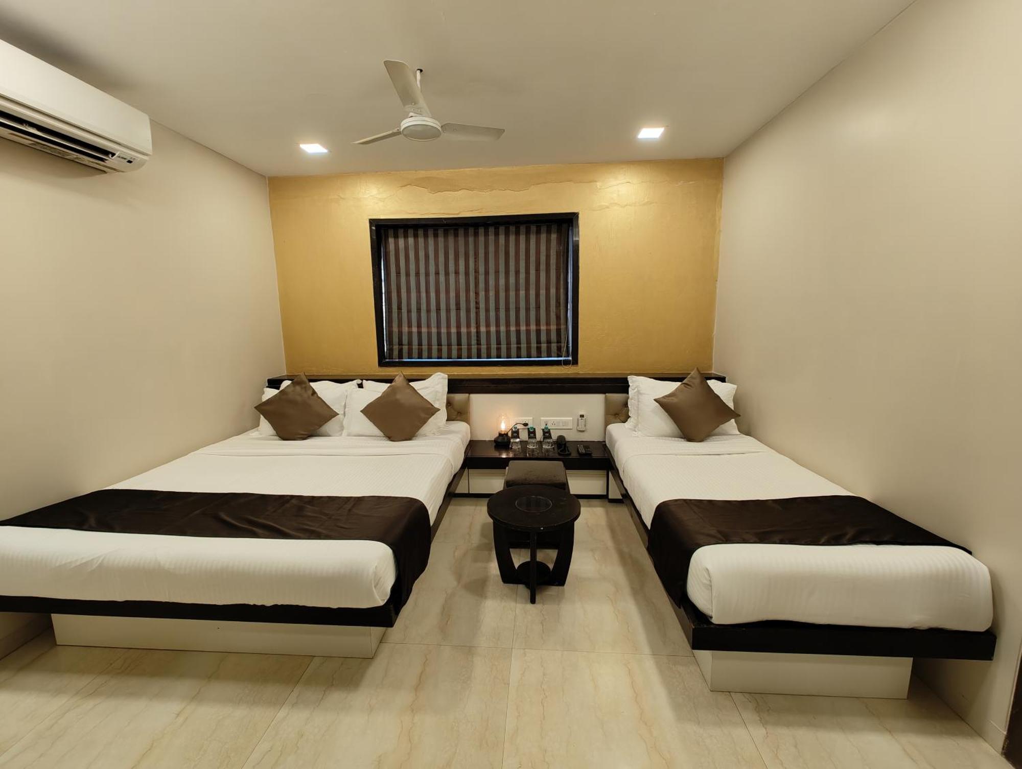 The Majlis Hotel - Colaba Mumbai Ngoại thất bức ảnh