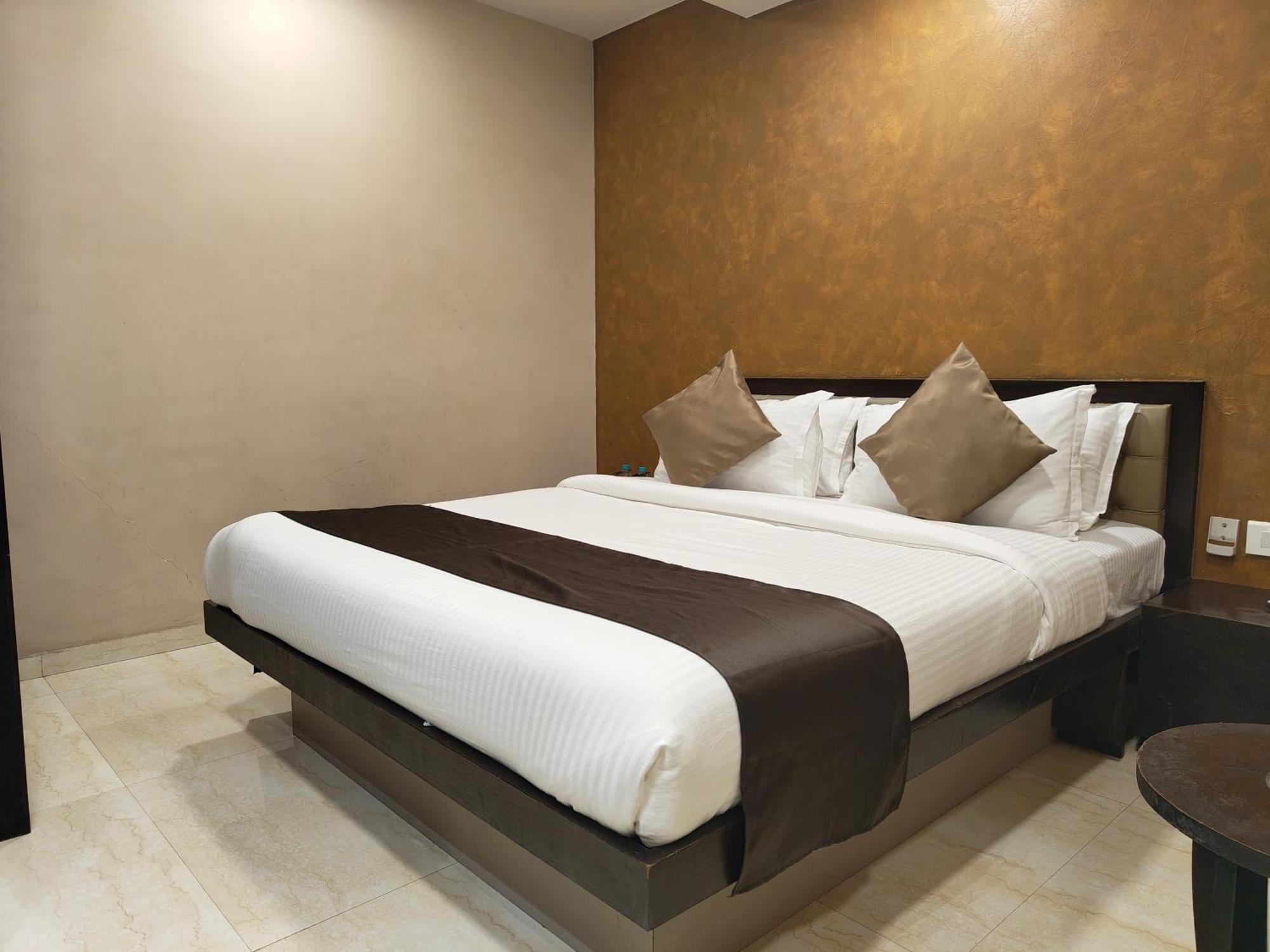 The Majlis Hotel - Colaba Mumbai Ngoại thất bức ảnh