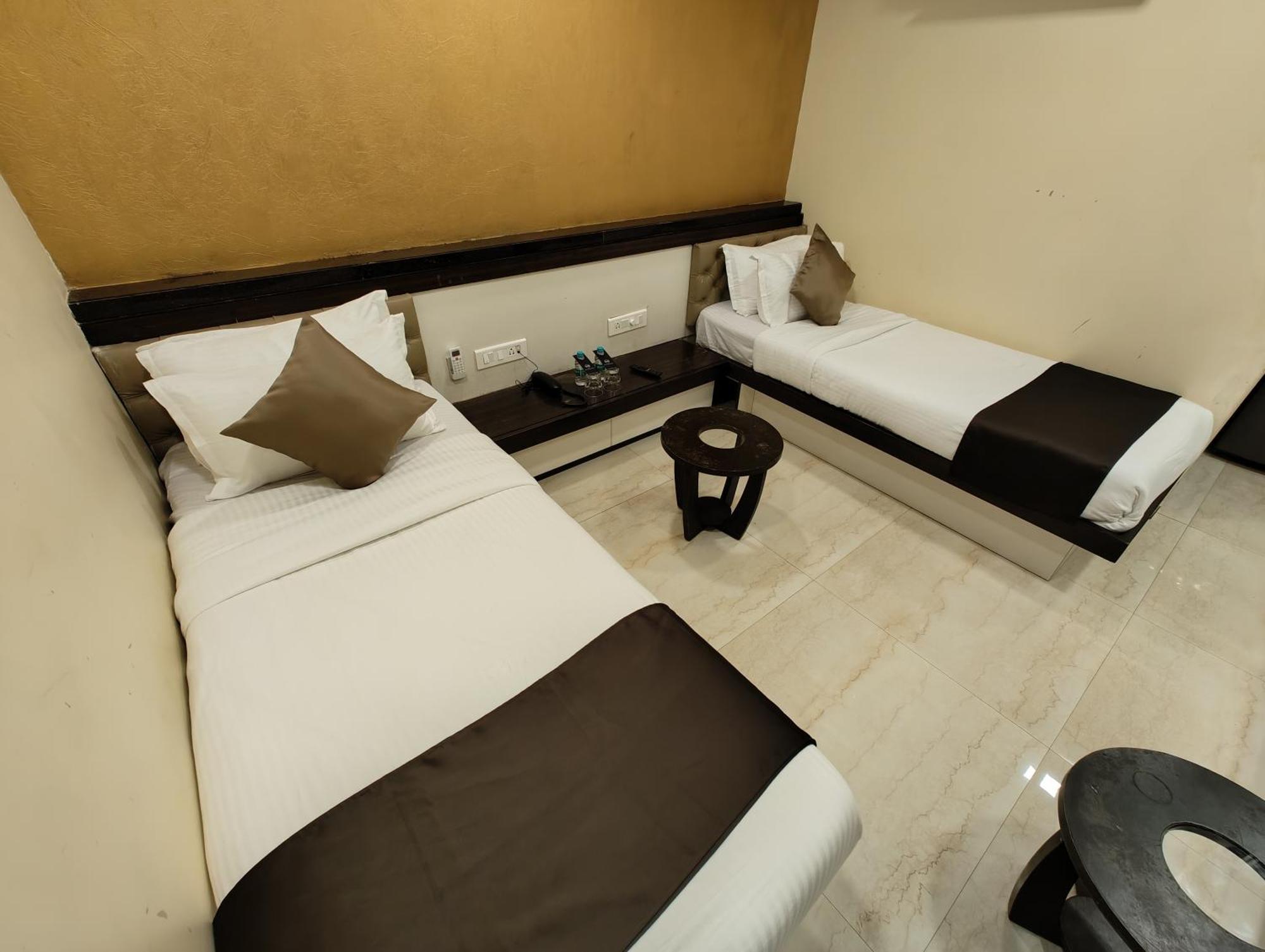 The Majlis Hotel - Colaba Mumbai Ngoại thất bức ảnh