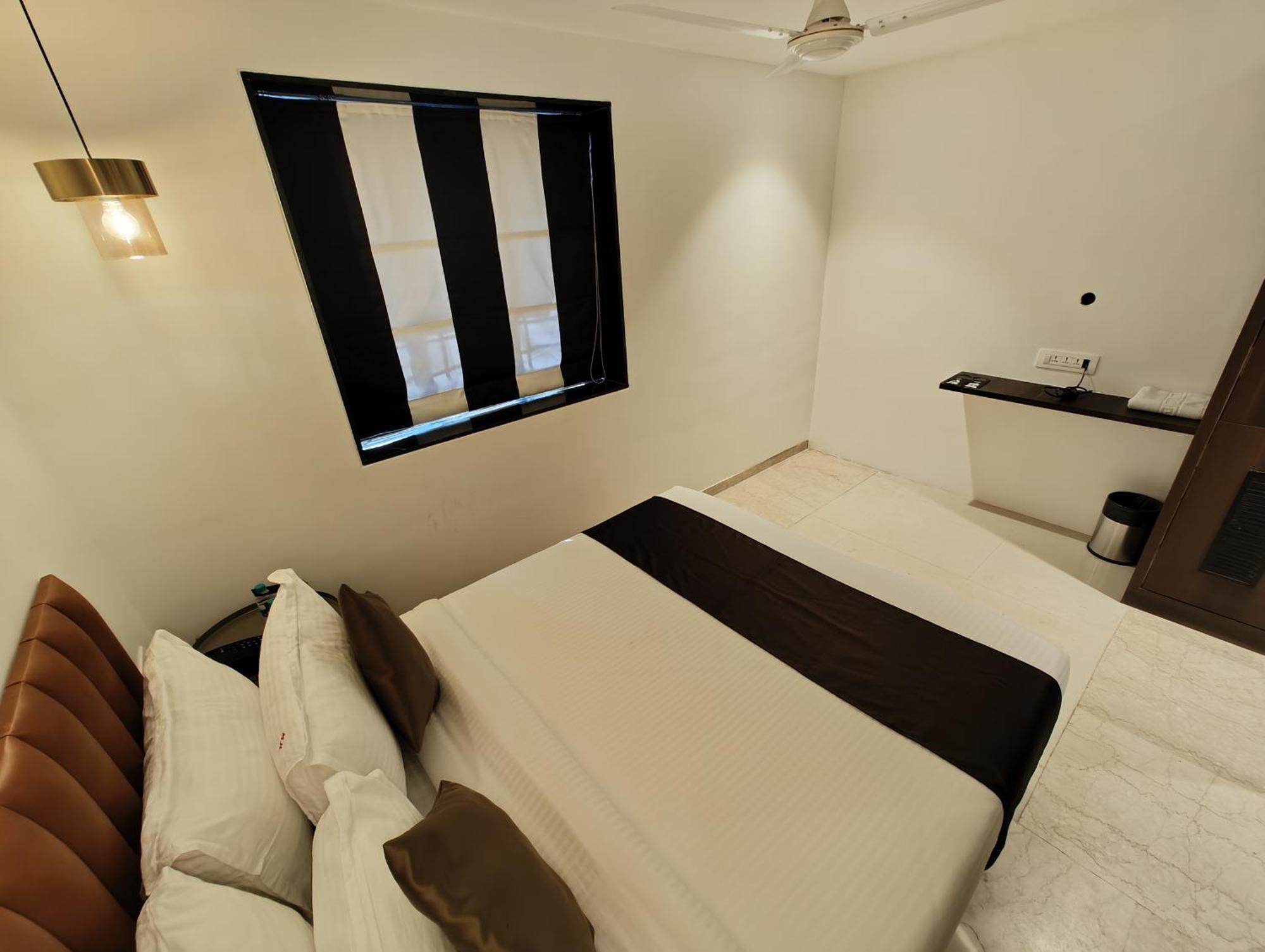 The Majlis Hotel - Colaba Mumbai Ngoại thất bức ảnh