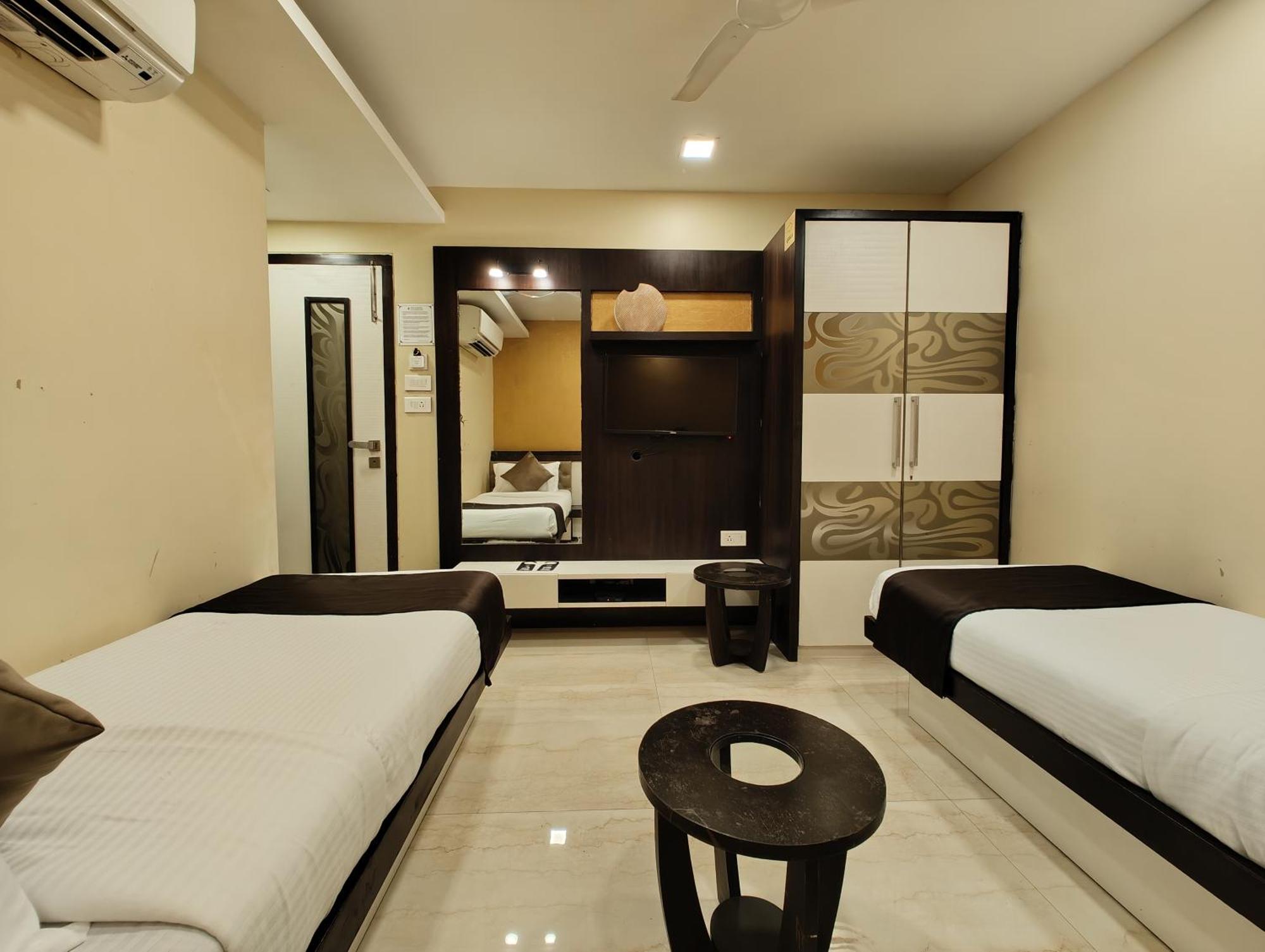 The Majlis Hotel - Colaba Mumbai Ngoại thất bức ảnh