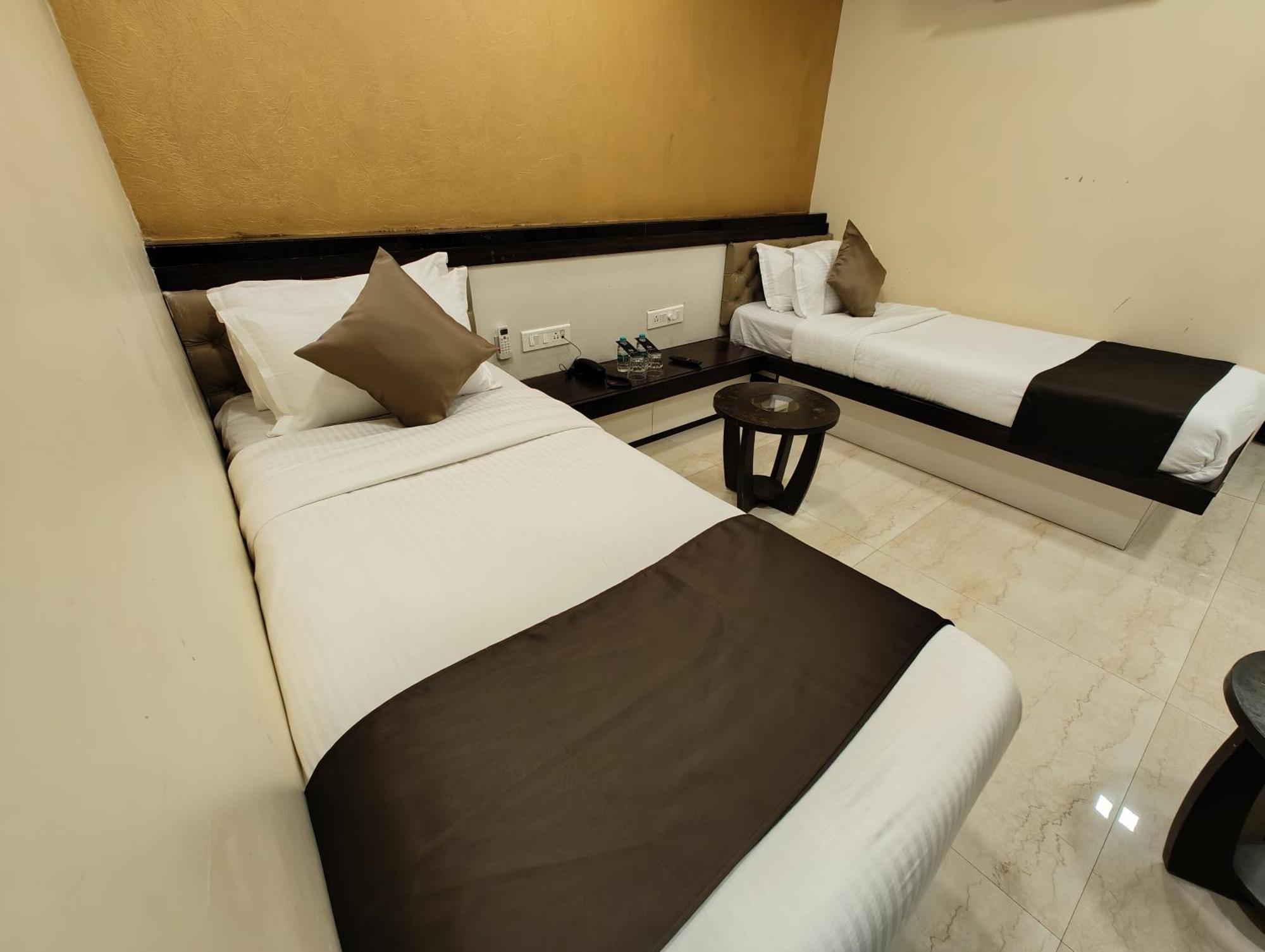 The Majlis Hotel - Colaba Mumbai Ngoại thất bức ảnh