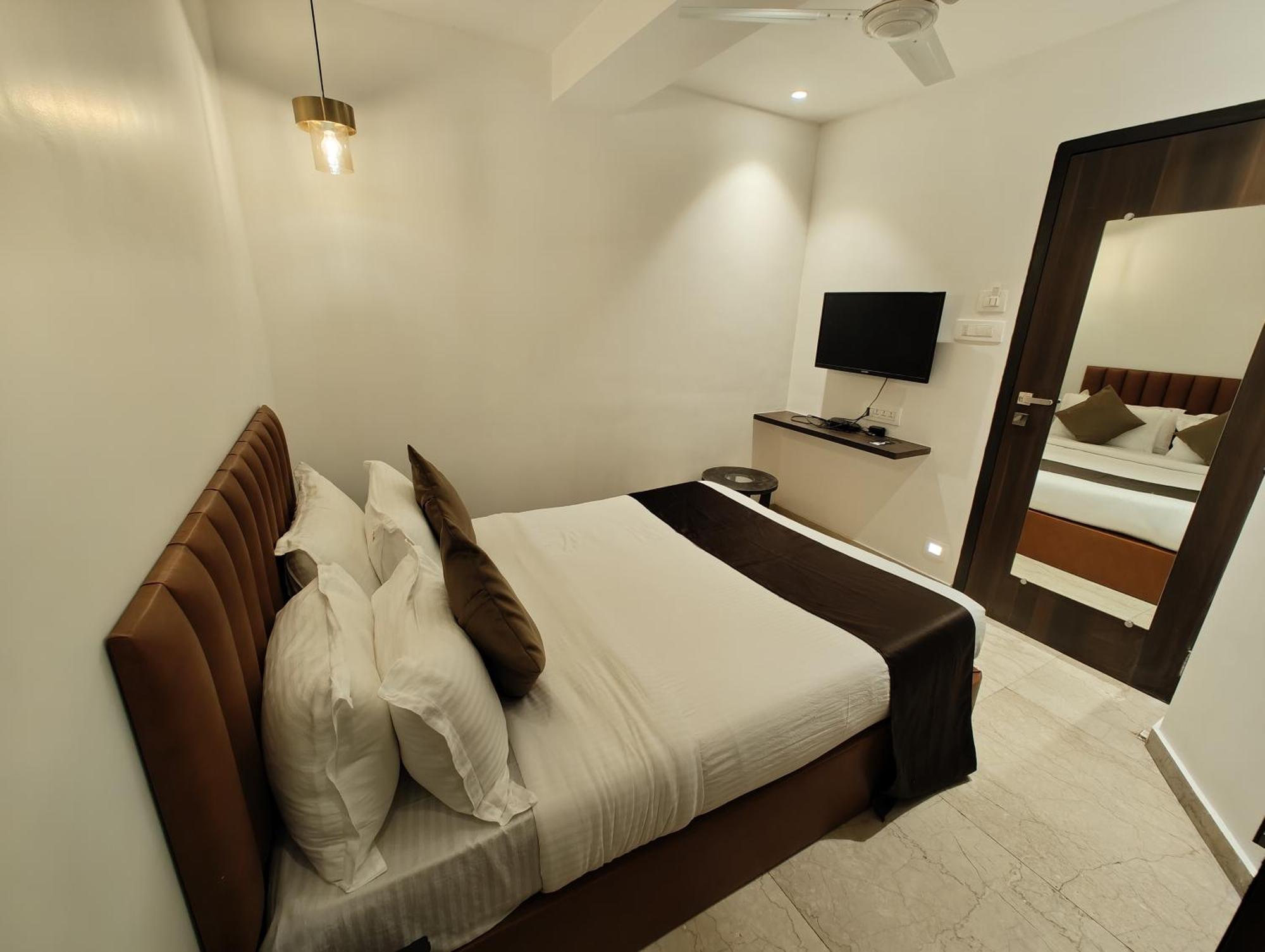 The Majlis Hotel - Colaba Mumbai Ngoại thất bức ảnh