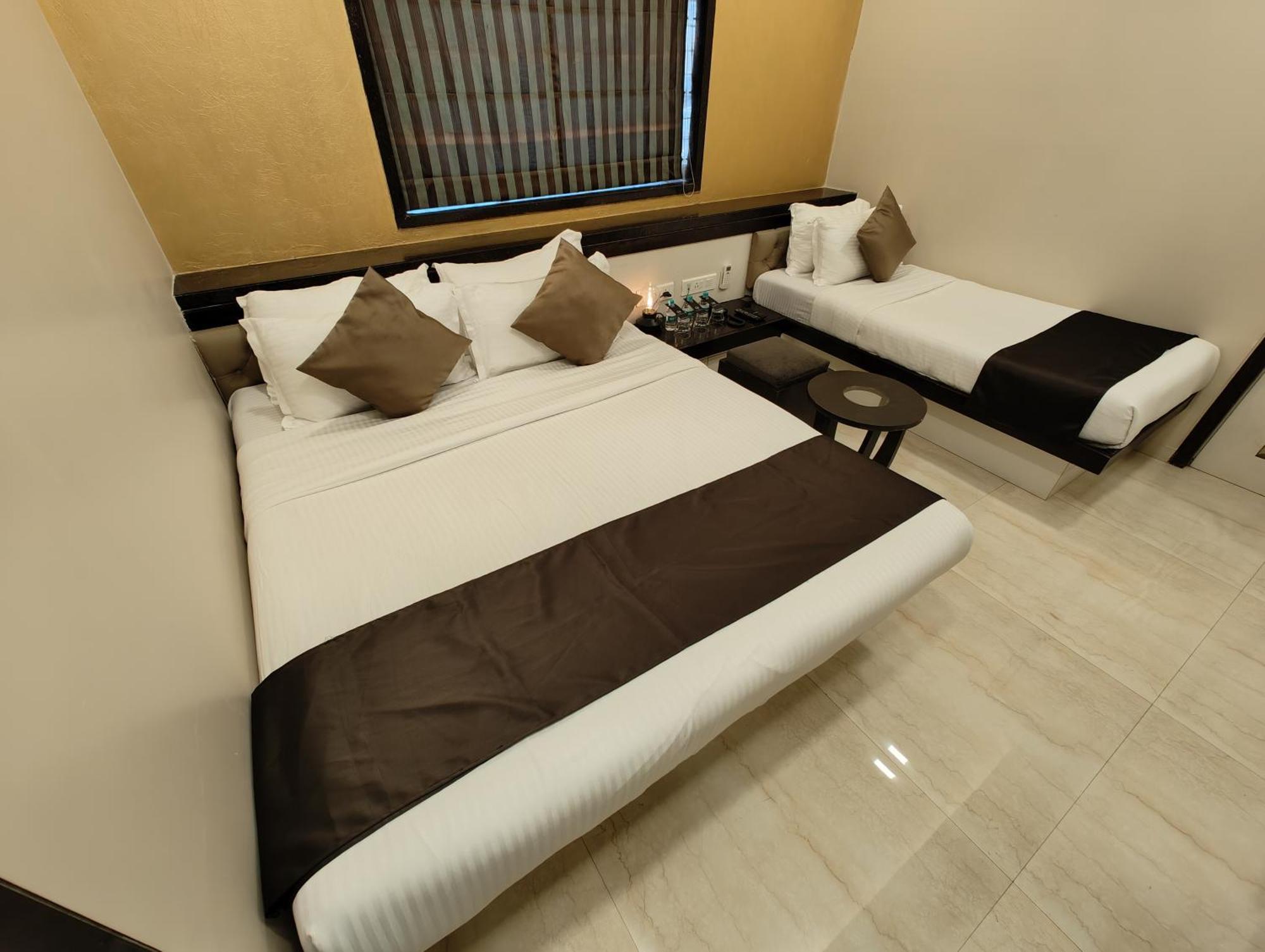 The Majlis Hotel - Colaba Mumbai Ngoại thất bức ảnh