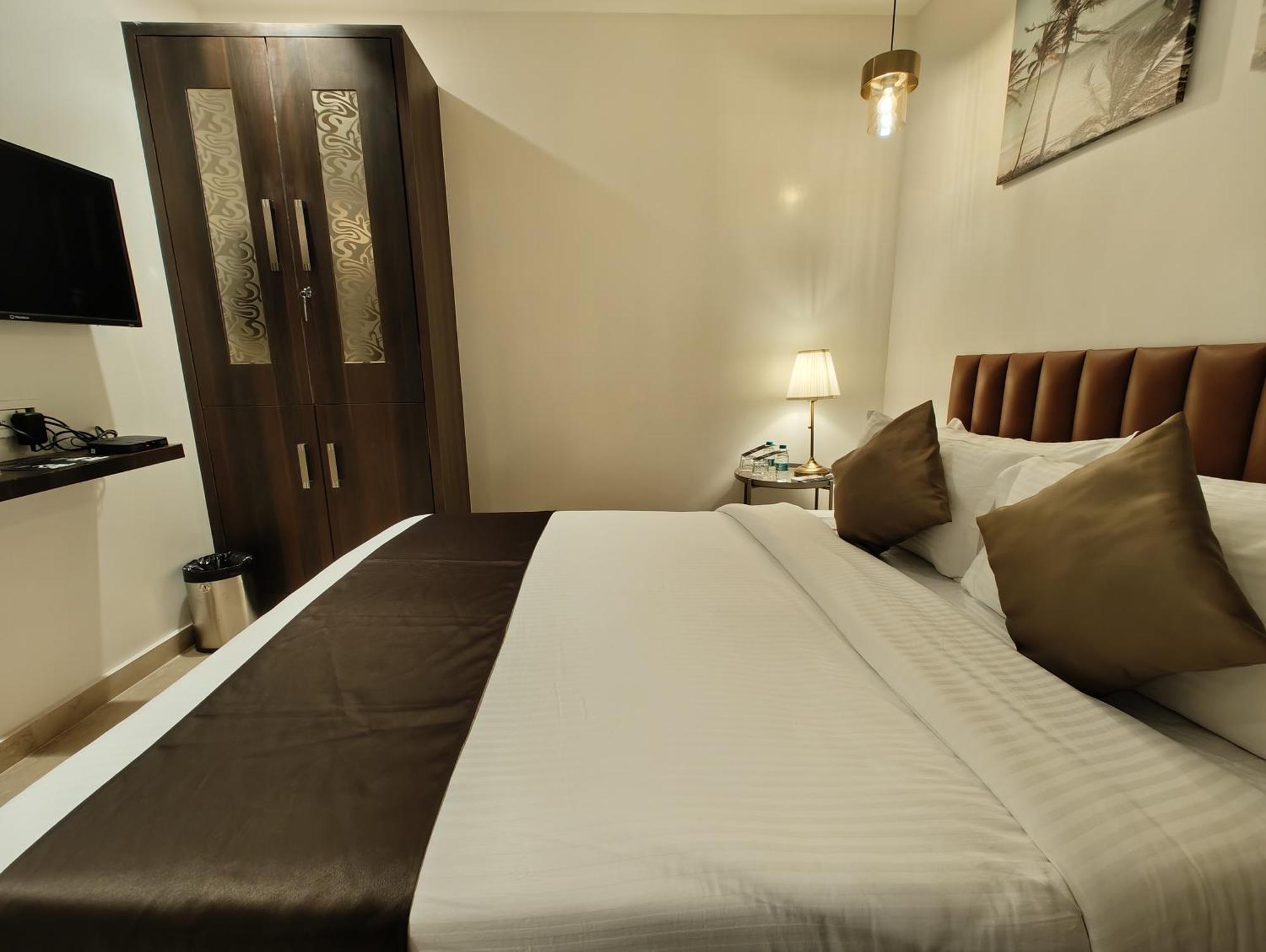 The Majlis Hotel - Colaba Mumbai Ngoại thất bức ảnh