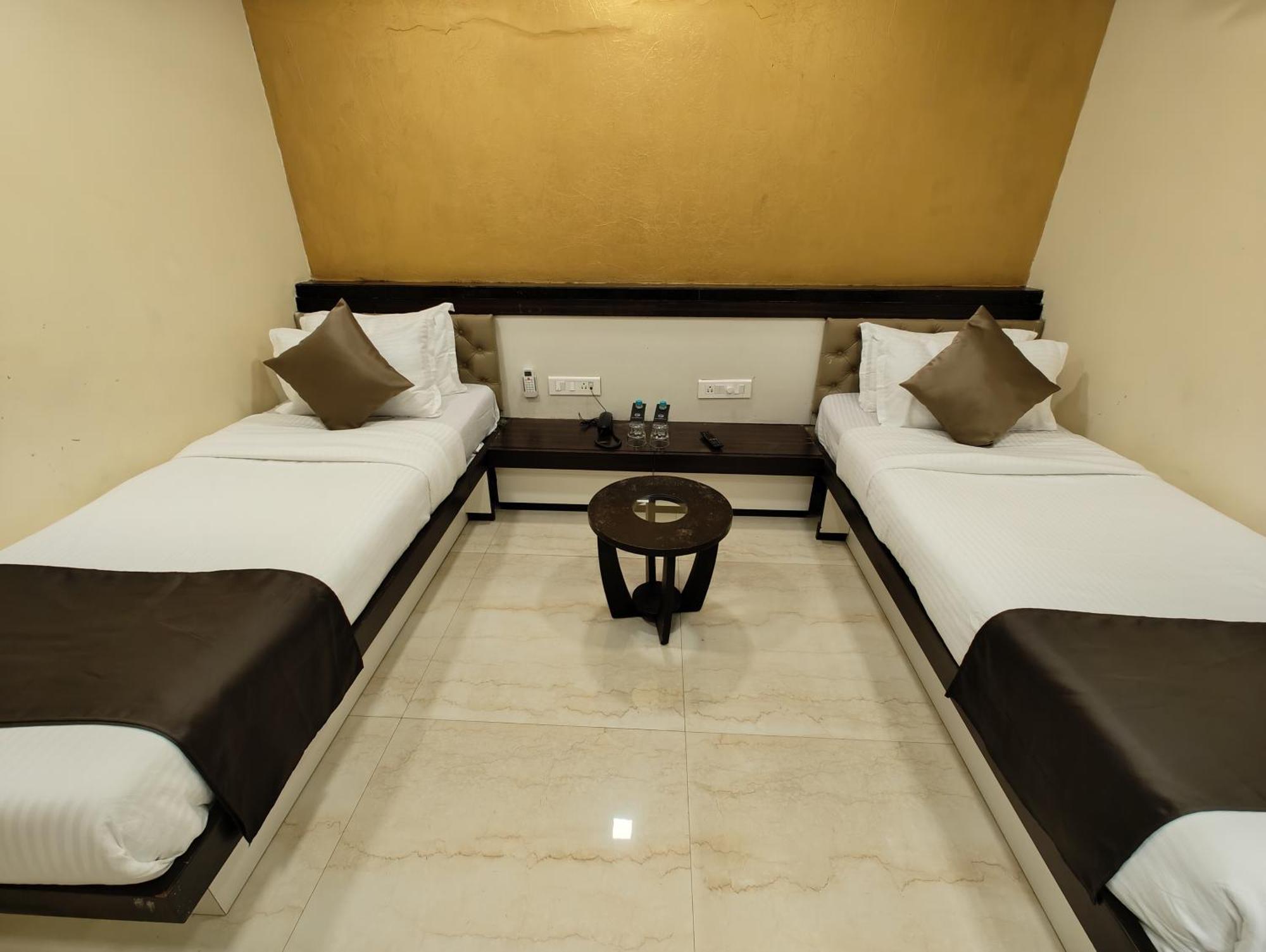 The Majlis Hotel - Colaba Mumbai Ngoại thất bức ảnh