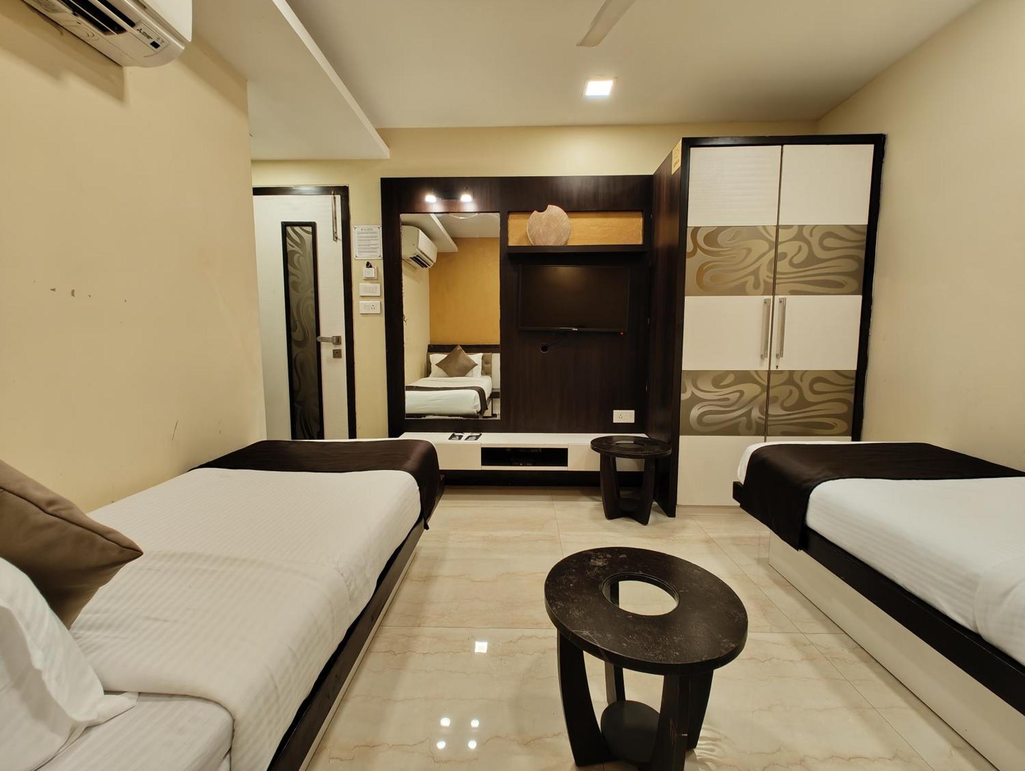 The Majlis Hotel - Colaba Mumbai Ngoại thất bức ảnh
