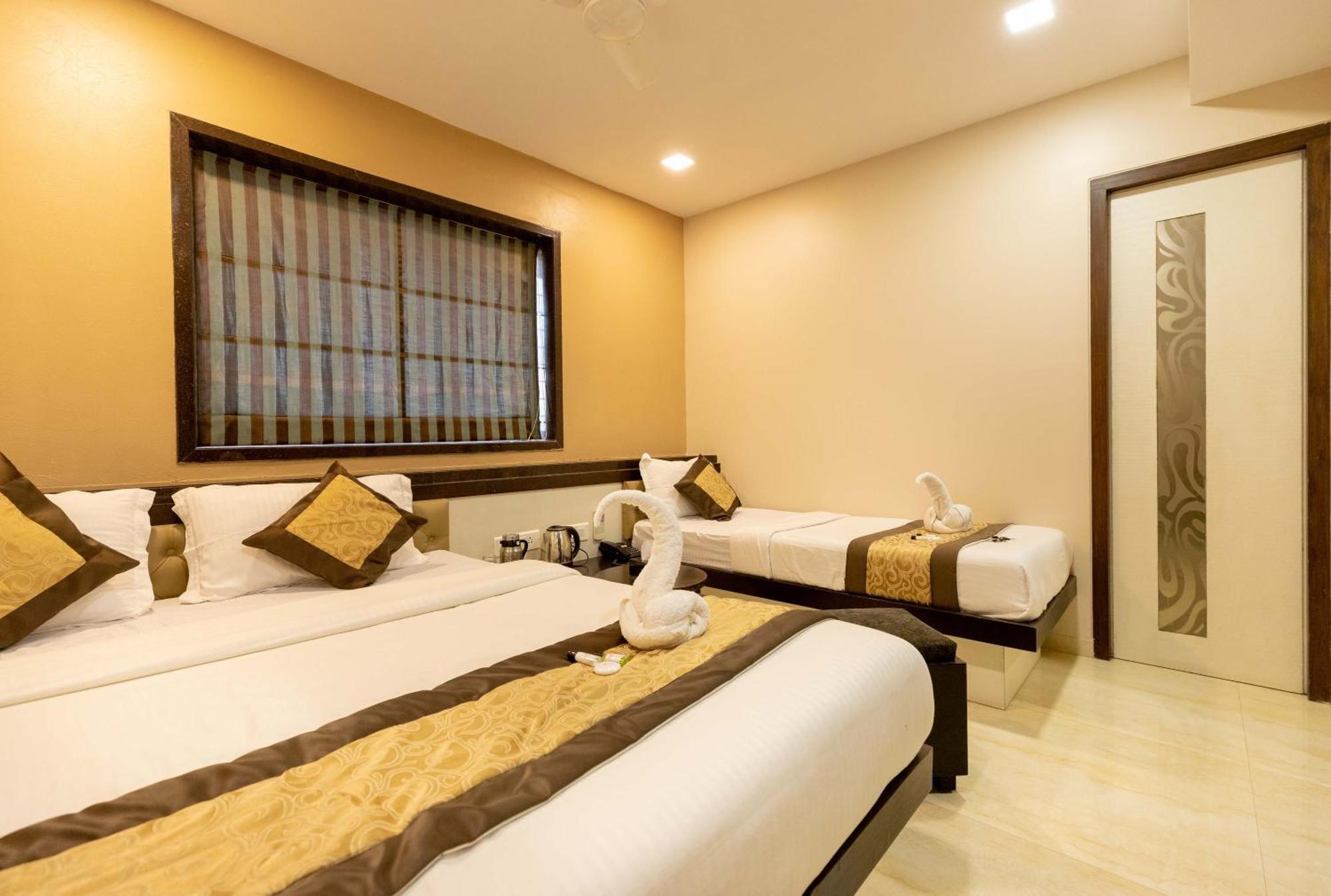 The Majlis Hotel - Colaba Mumbai Ngoại thất bức ảnh