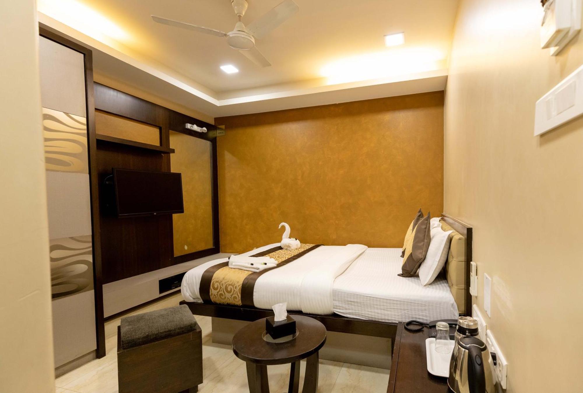The Majlis Hotel - Colaba Mumbai Ngoại thất bức ảnh