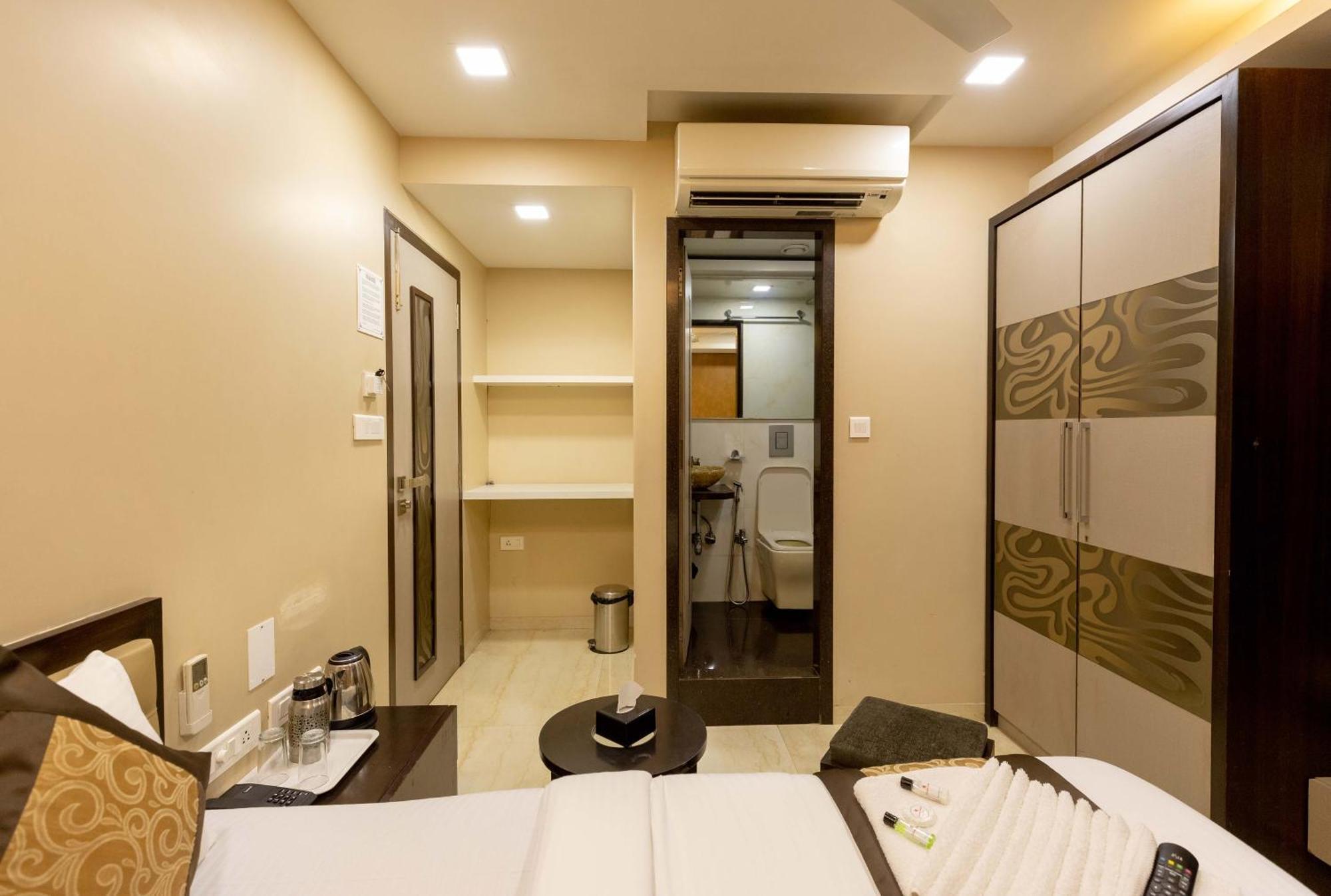 The Majlis Hotel - Colaba Mumbai Ngoại thất bức ảnh