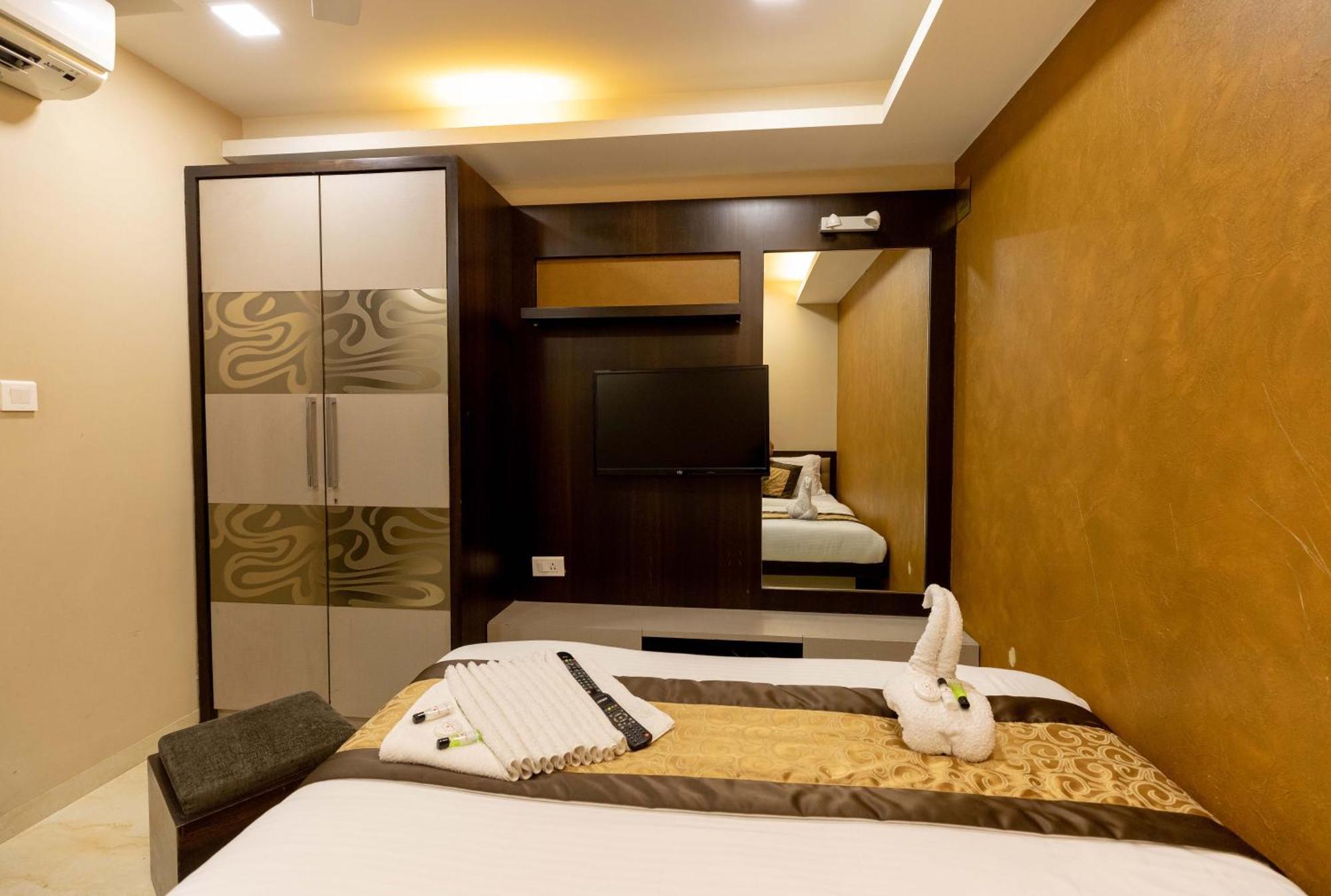 The Majlis Hotel - Colaba Mumbai Ngoại thất bức ảnh